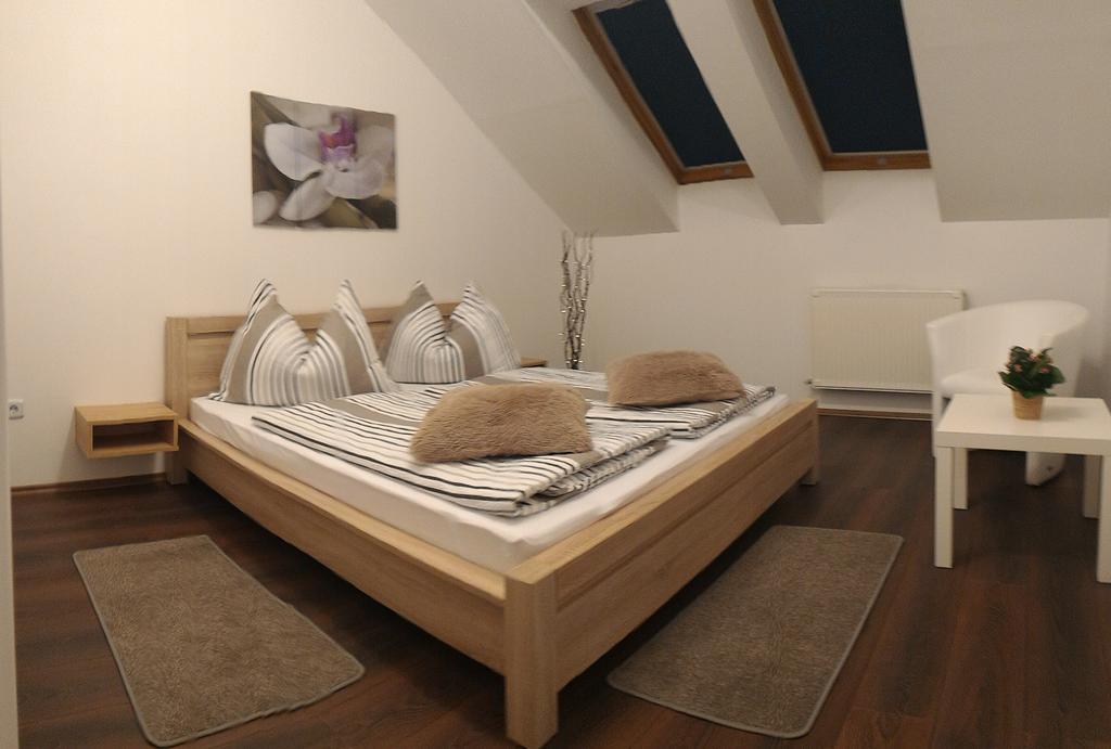 Korzo Apartman Koszeg Room photo
